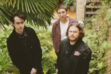 Alt j