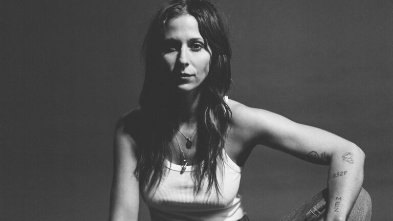 Bully and Soccer Mommy collaborate on dreamy'Lose You" 1 Bully