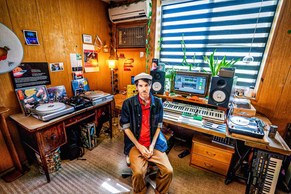 PREMIERE: Peter Spacey - "It's Nothing (Something)" 1 Omer Luz aka Peter Spacey Studio Time Photo By Lior Alon2