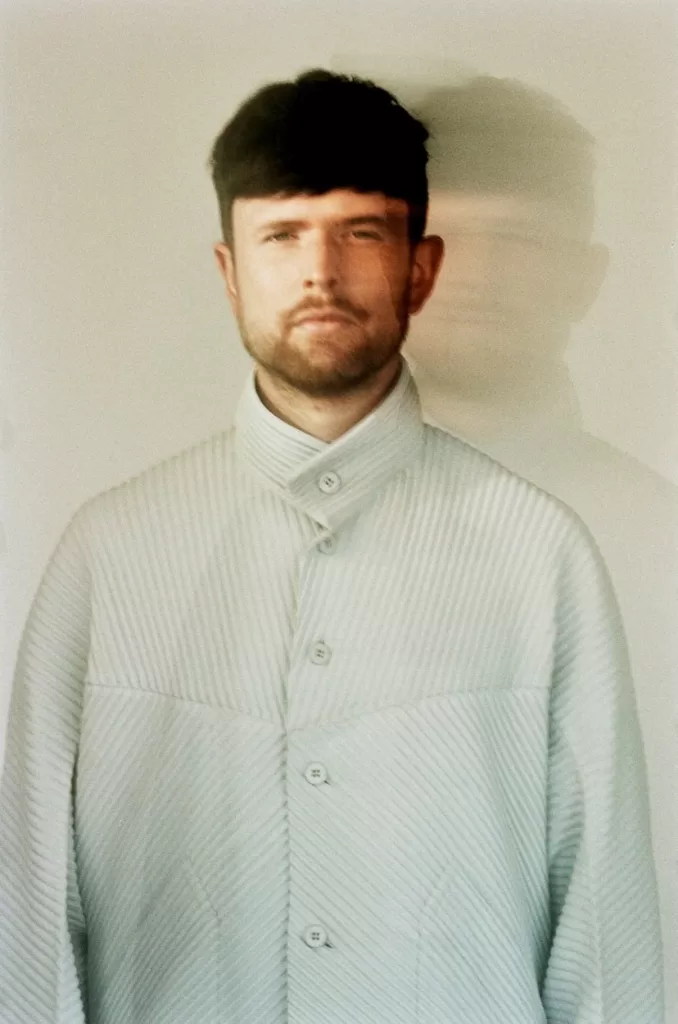 Weekend Videos: James Blake - "Thrown Around" 1 James Blake by Thibaut Grevet