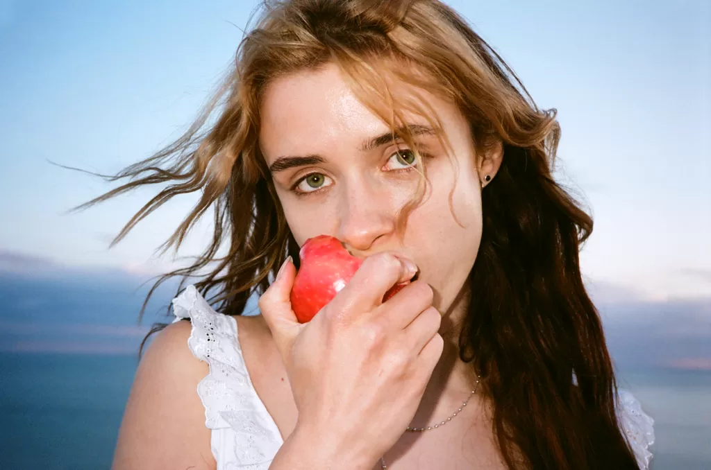 Kaeto promo shot eating an apple