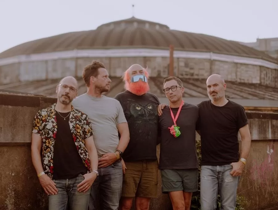 "Oui LSF": Les Savy Fav's Bold and Brilliant Comeback 2 LesSavyFavPhotoCreditNickHelderman jpg