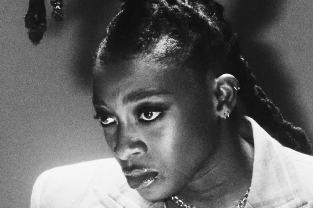 Weekend Videos: Little Simz - Flood 1 Little Simz by Thibaut Grevet 3a 1170x780 1